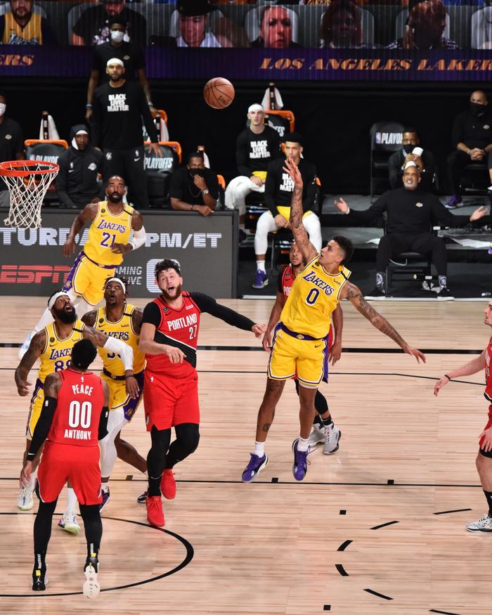 开云入口-Ming官方宣布重要助攻新规，湖人引发争议！热度持续攀升-开云入口