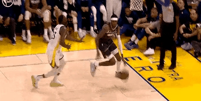 开云官方-勇士球员公开质疑裁判判罚尺度，引争议，问题一下为什.-开云官方