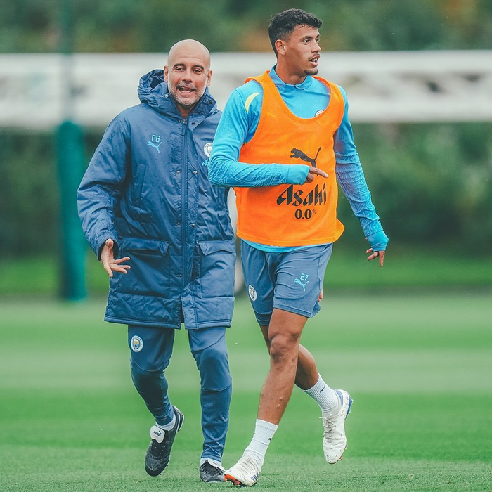 开云体育-关于集结日体能课后；曼城官宣签约备战欧冠；引发热议；团队化学反应显著的信息-开云体育